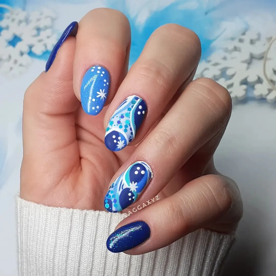 Abstract Cobalt Blue Nails