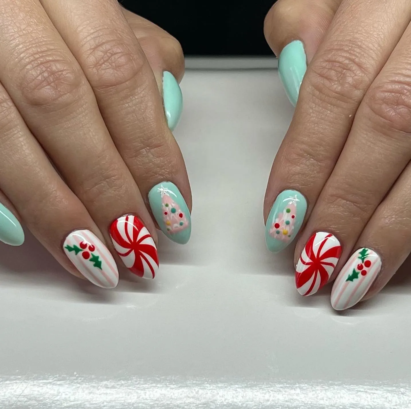 Vintage Christmas Nails