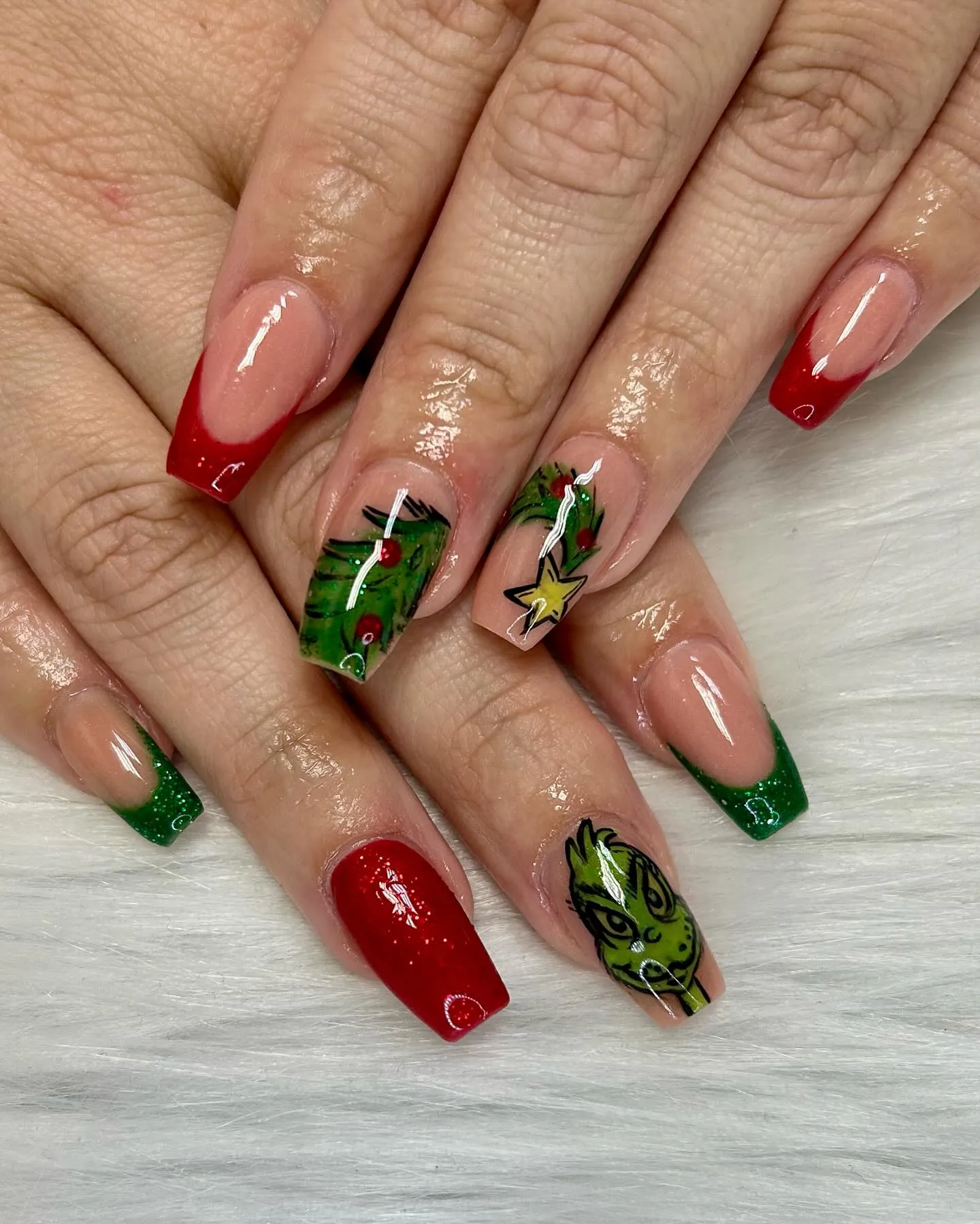 Grinch Coffin Nails