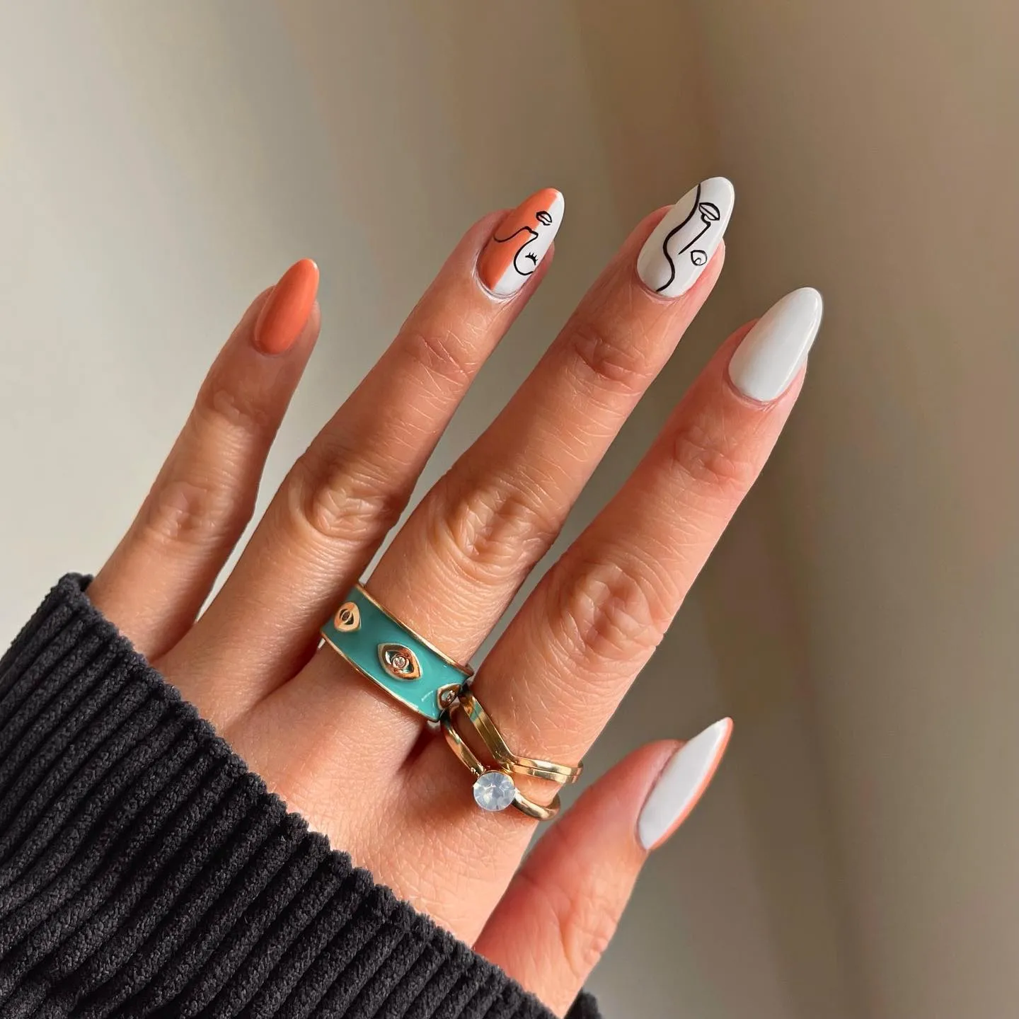 Abstract Line Art Nails