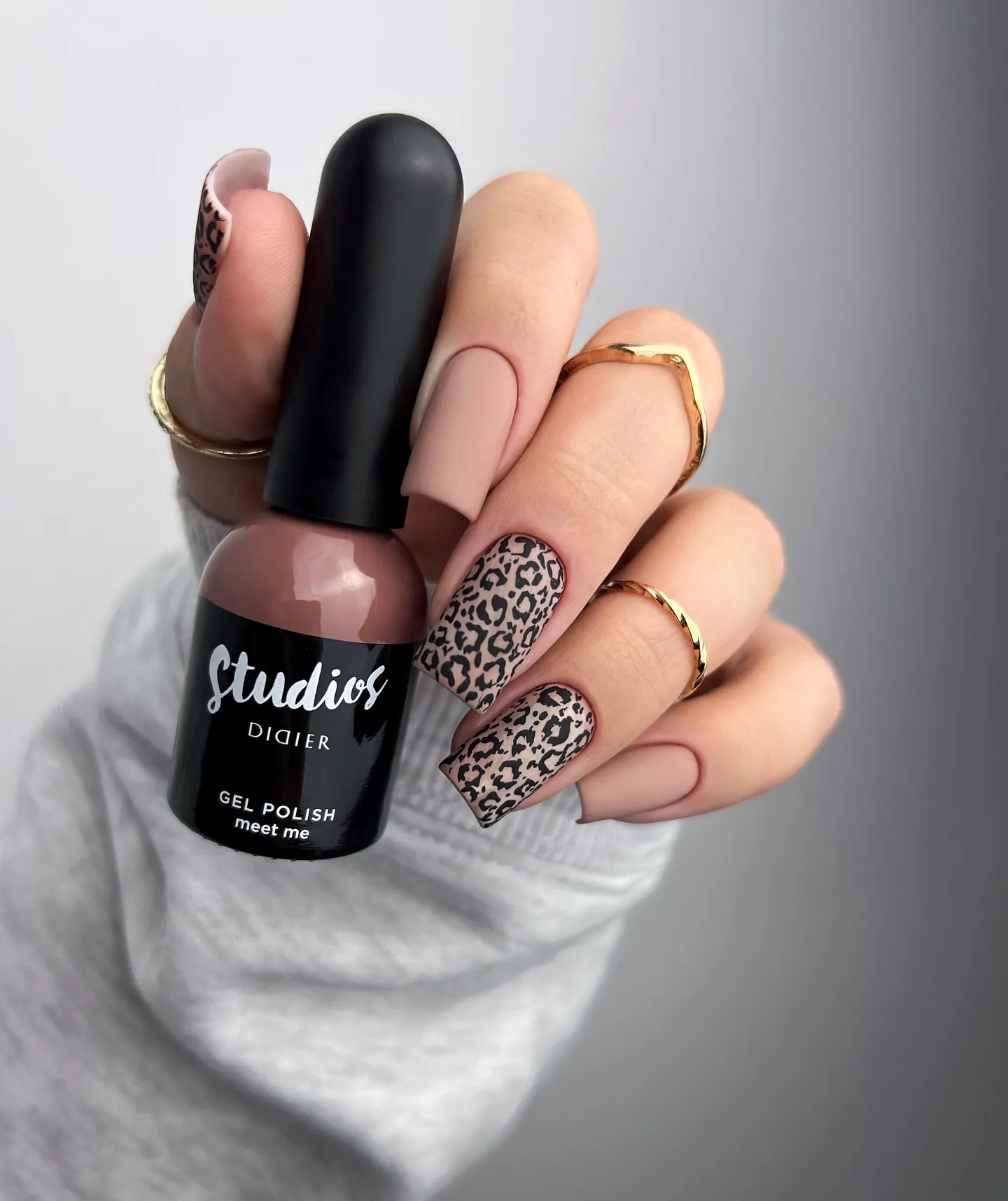 Chic Matte Nails