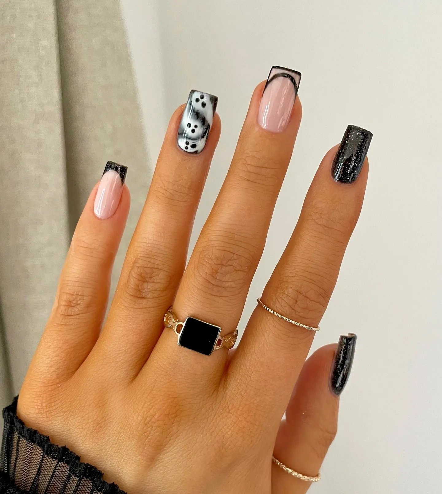 Black Nails