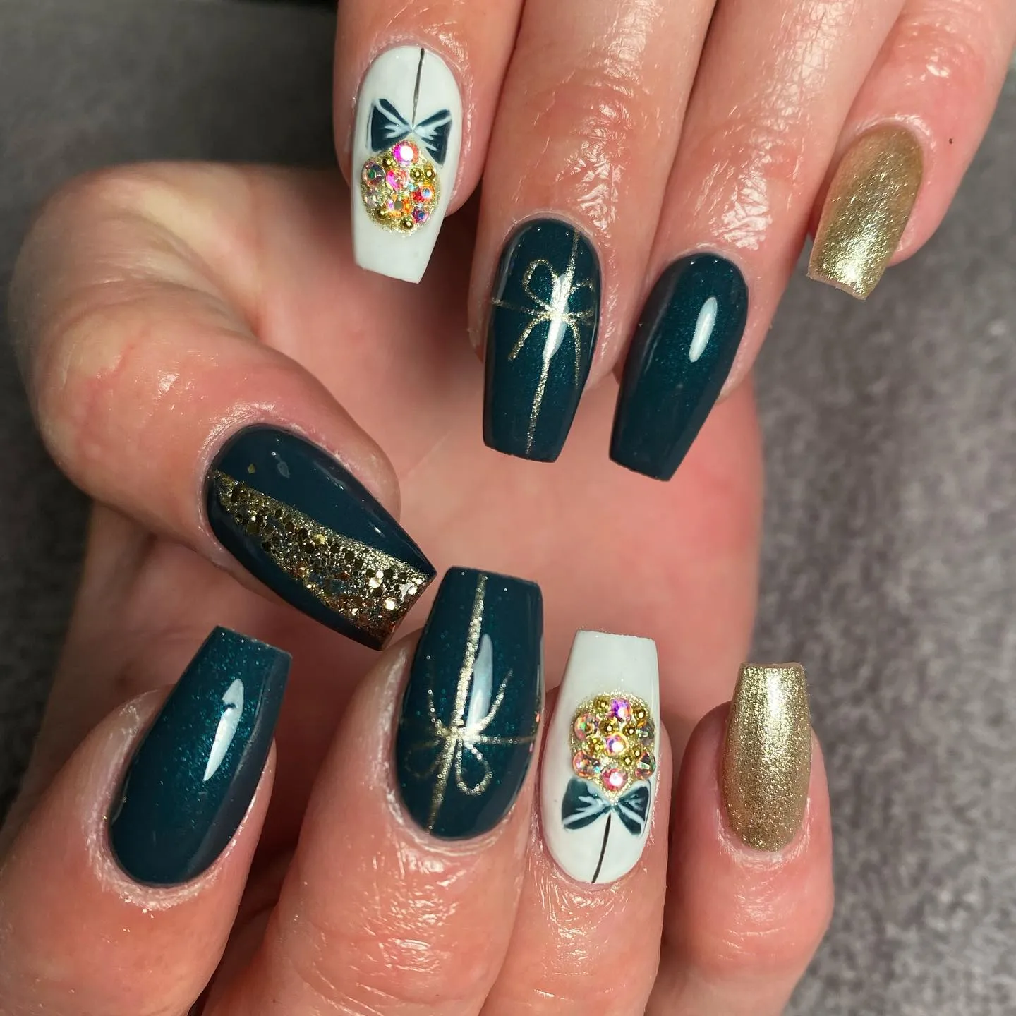 Green Christmas Coffin Nails