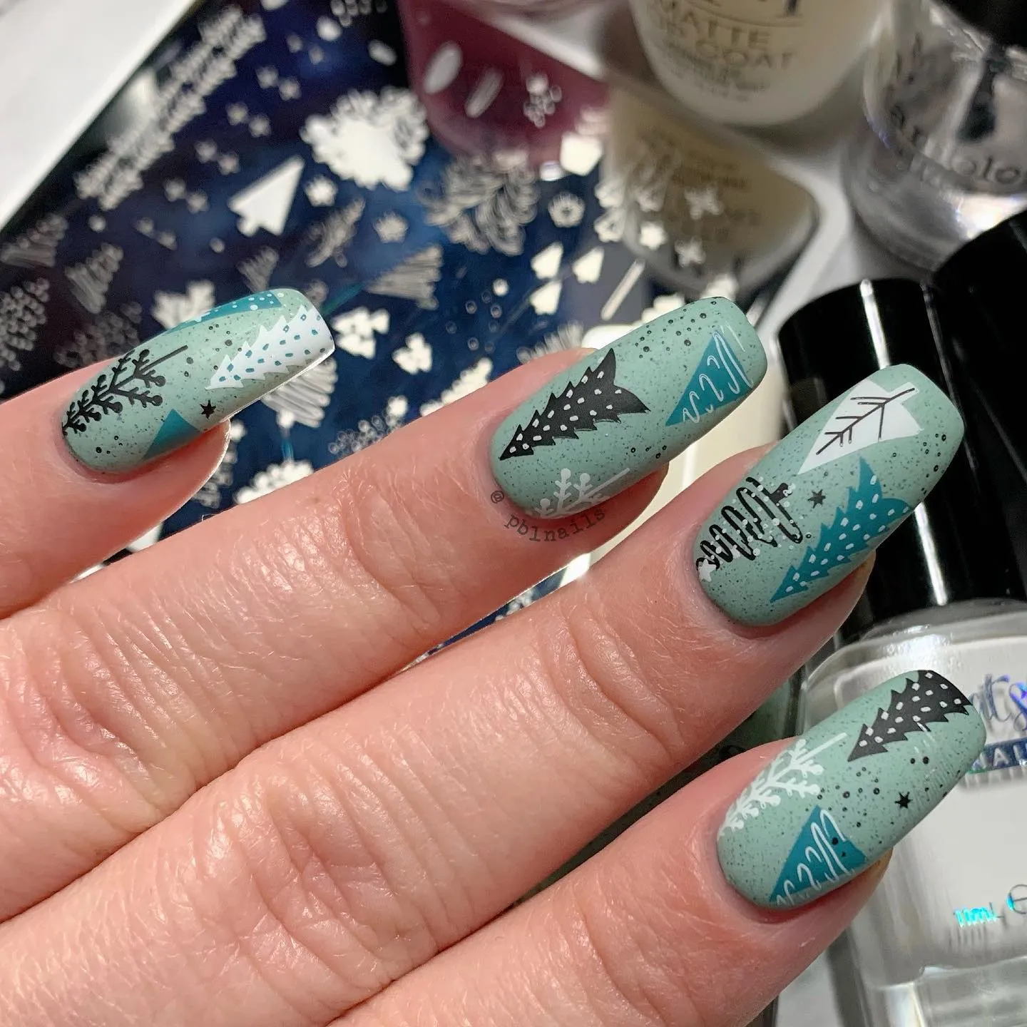 Christmas Tree Coffin Nails