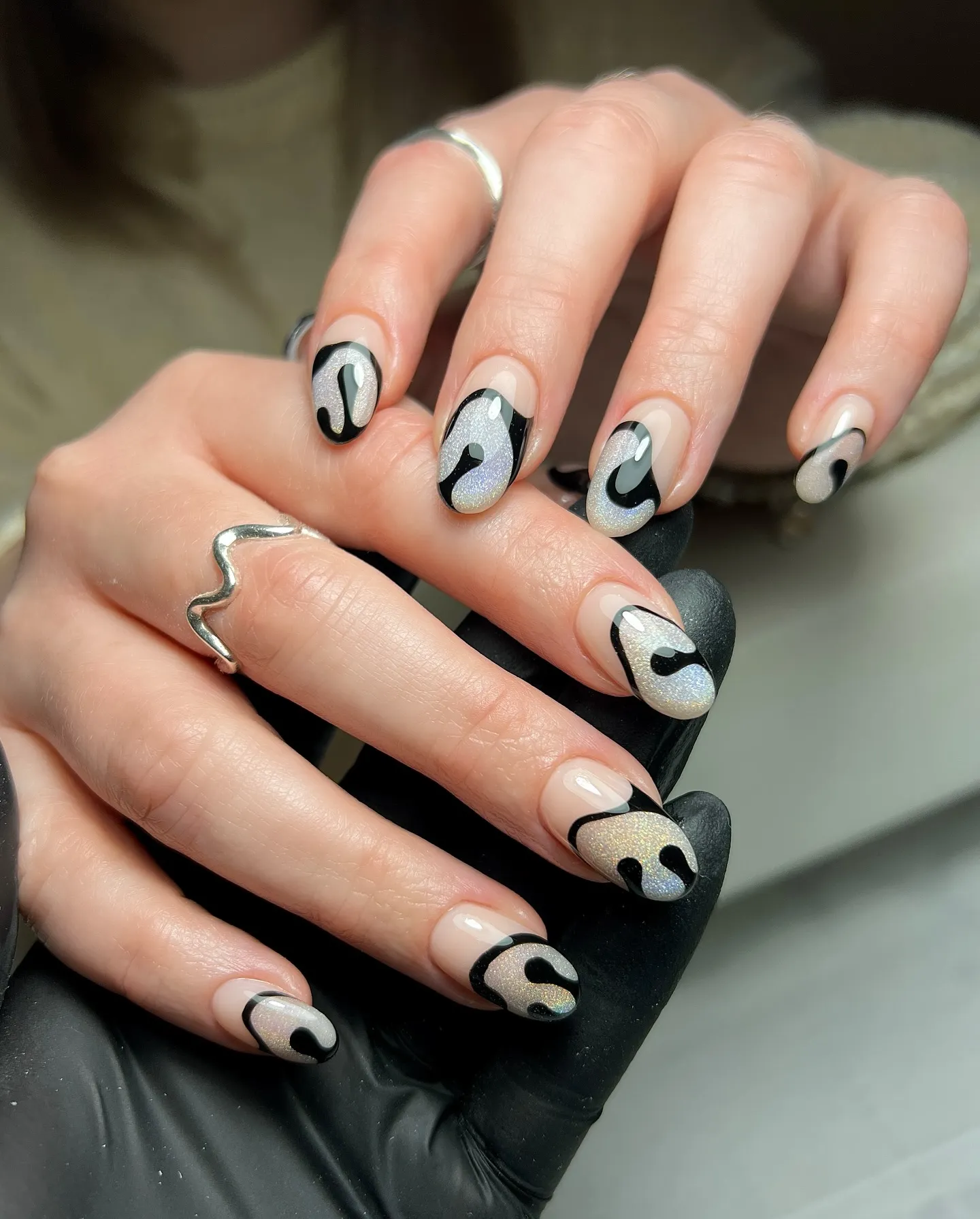 Graphic Glimmer Nails