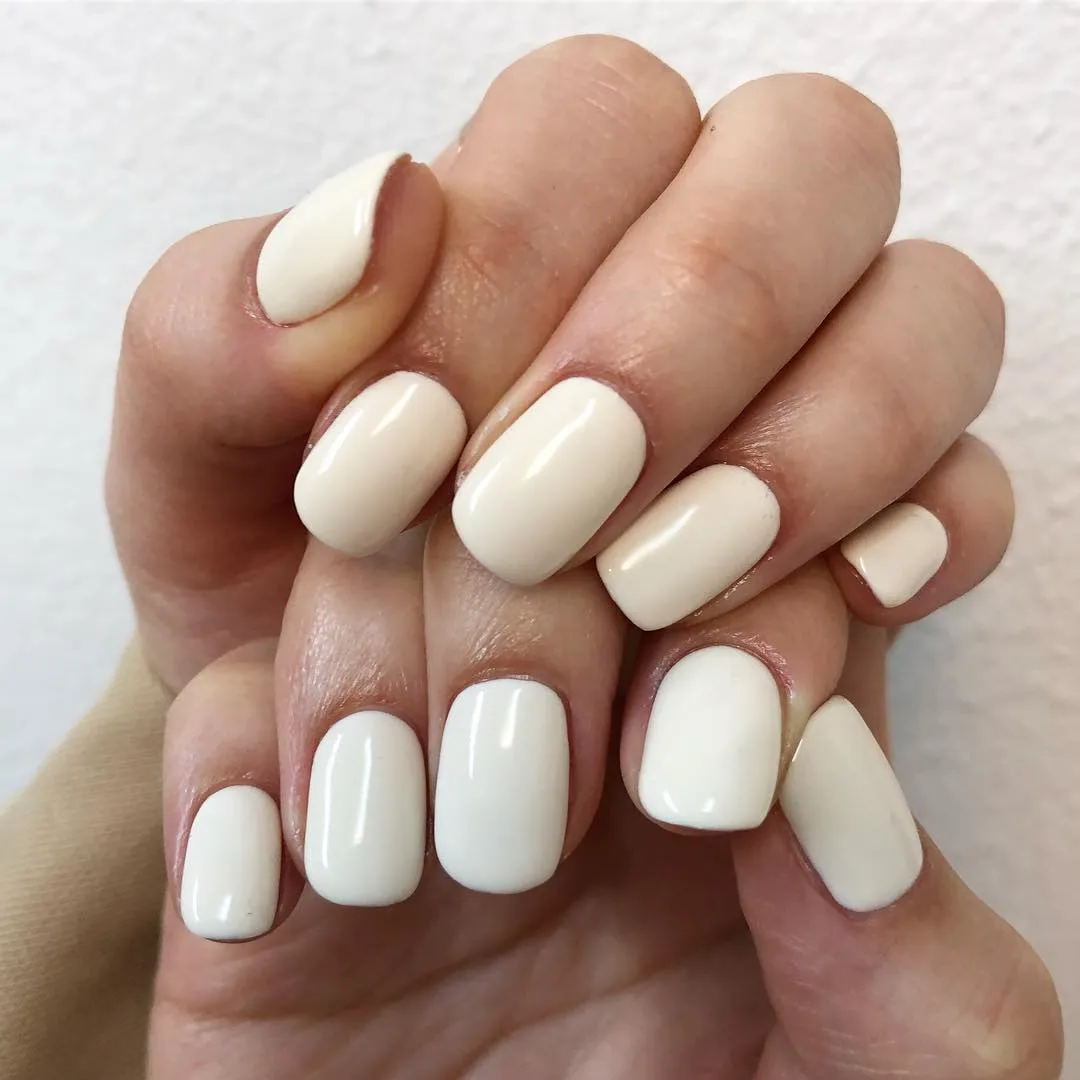 Cream Coffin Manicure