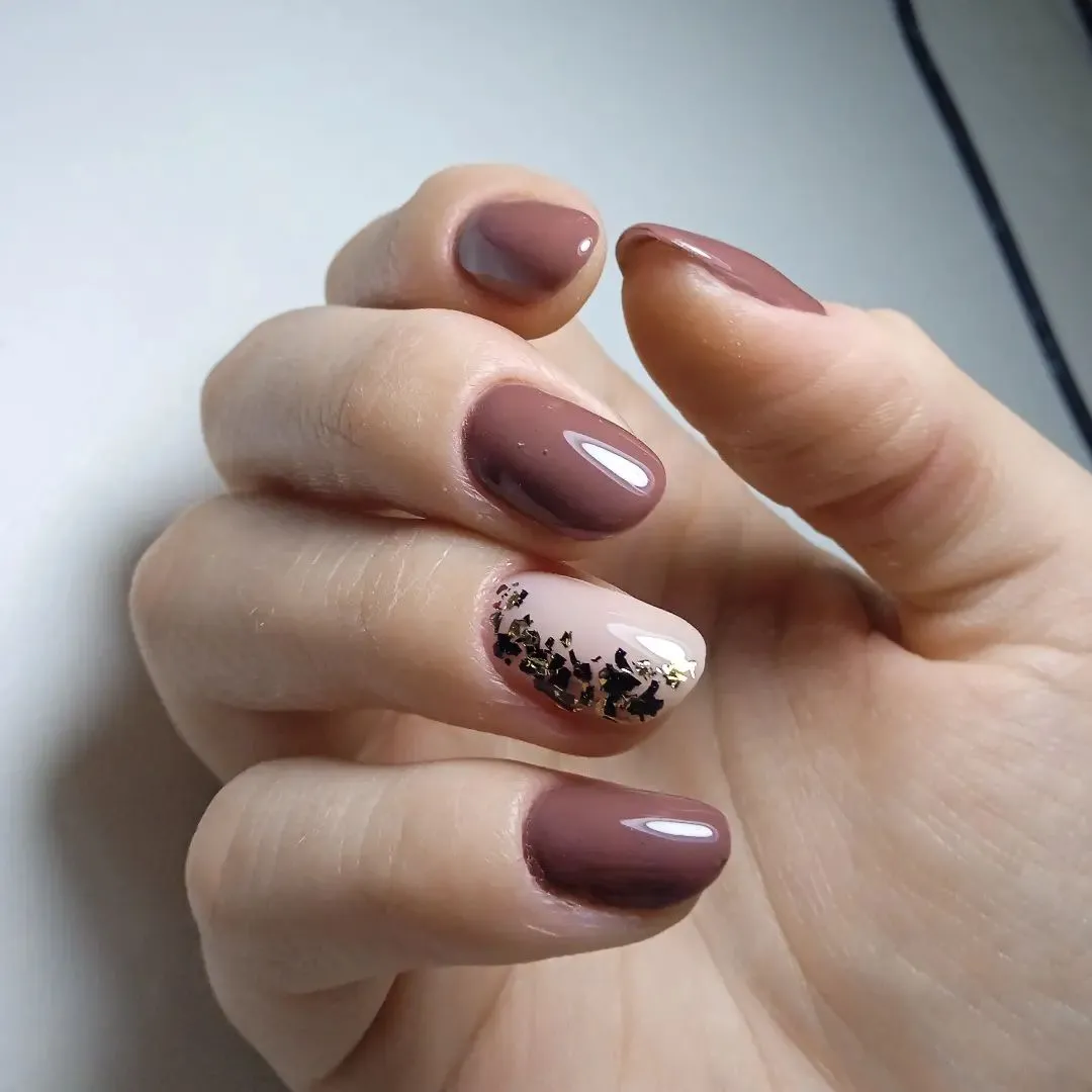Mauve Brown Short with Leopard Accent Nails