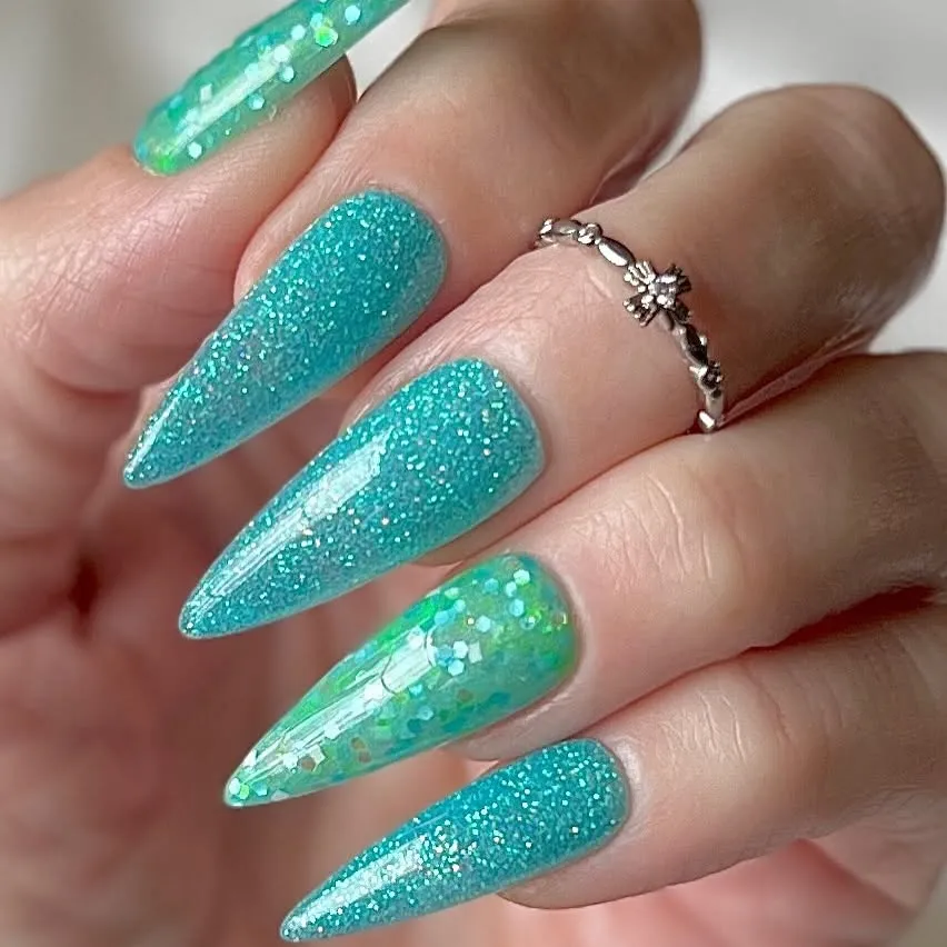 Sparkle Gold Glitter Nails