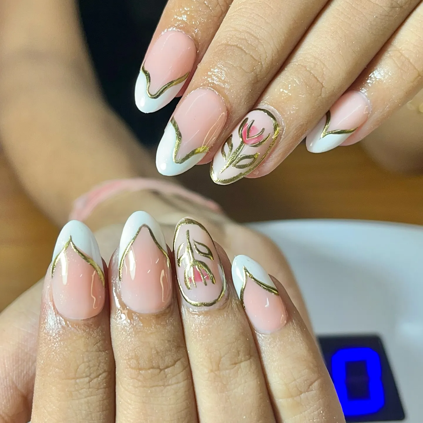 Cat-Eye Rose Gold Nails