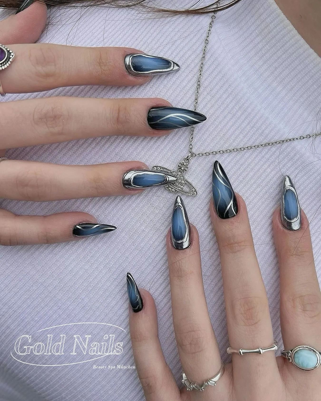 Glitter Streaks on Dark Nails