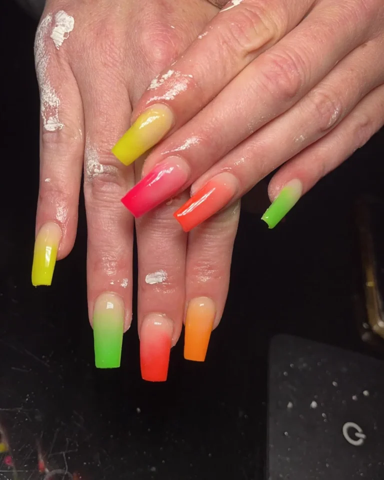Bold Neon Pink Ombre Nails Bold Neon Pink Ombre Nails