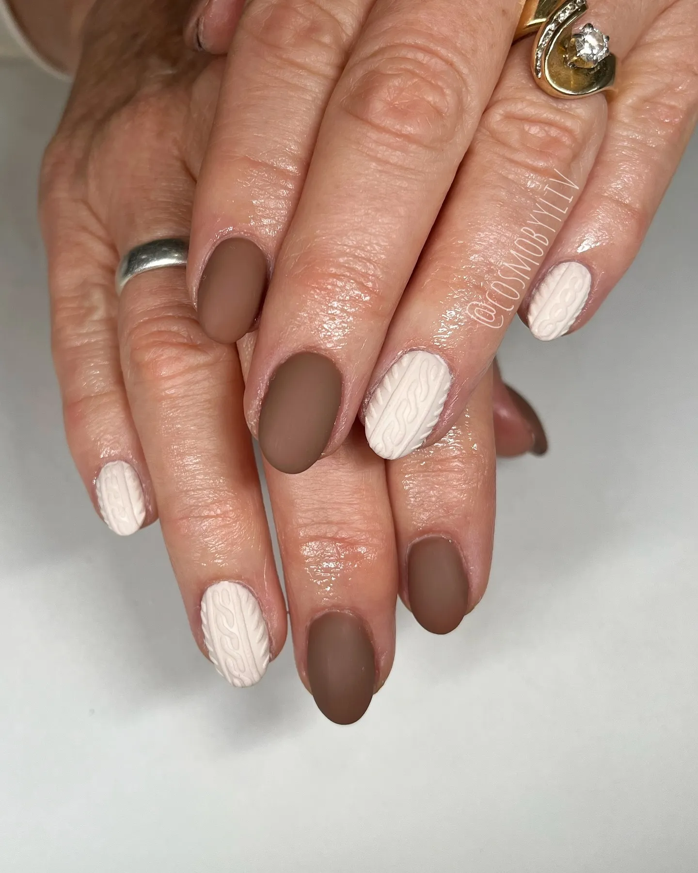 Short Round Nails