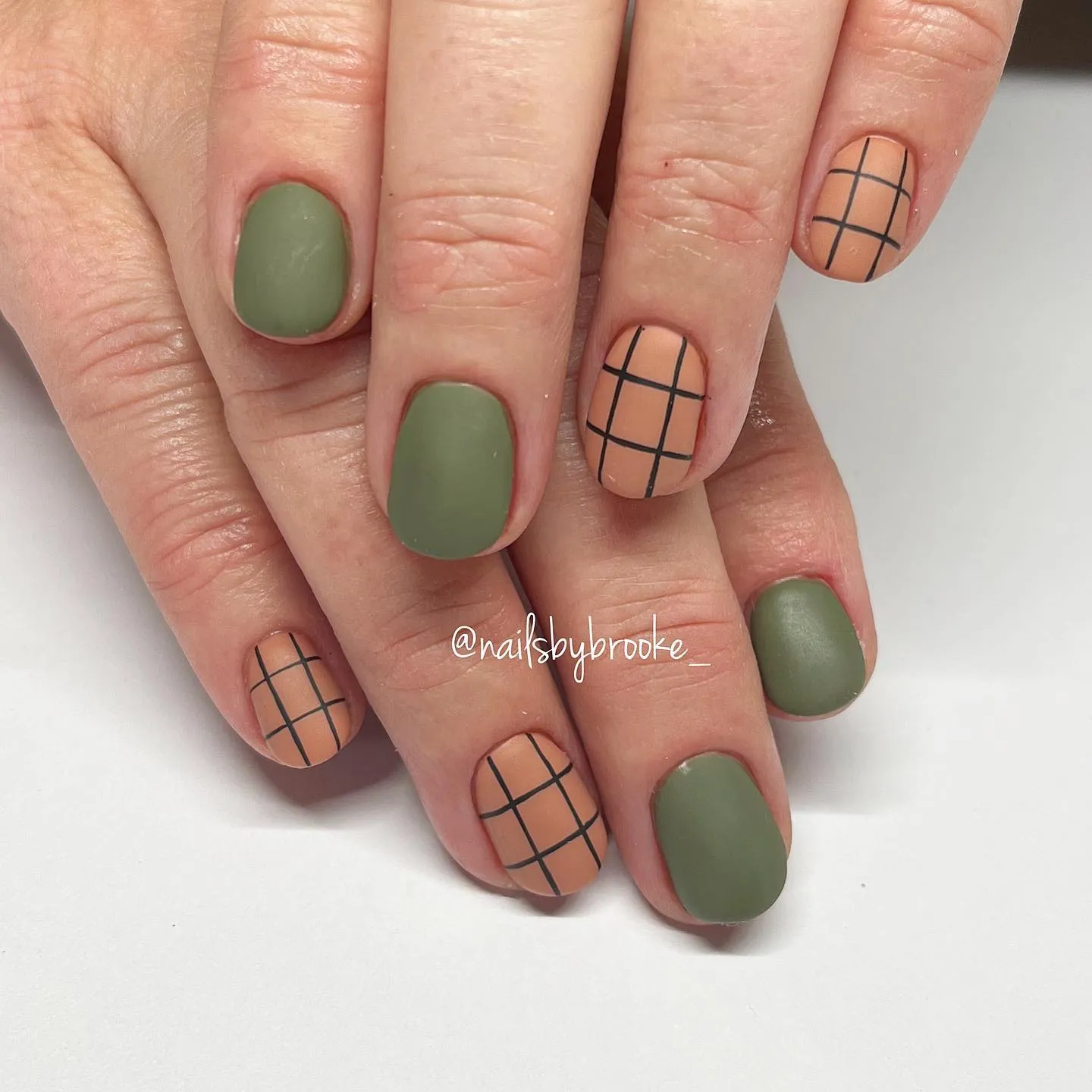 High-Contrast Matte Grid Nails