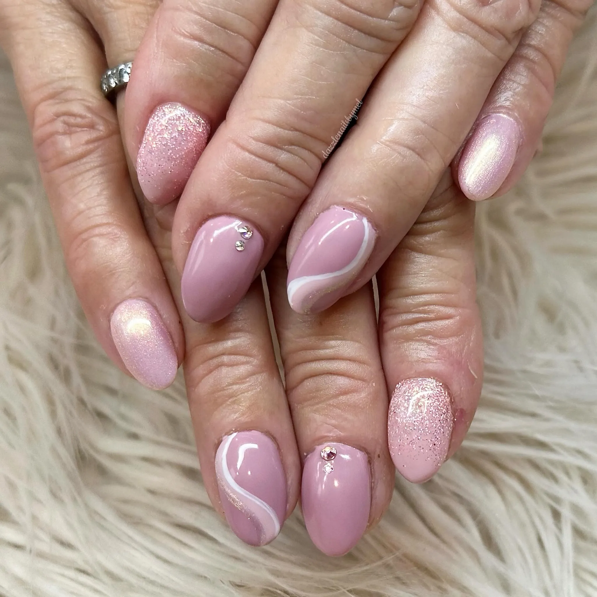 Minimalist Mauve Nails