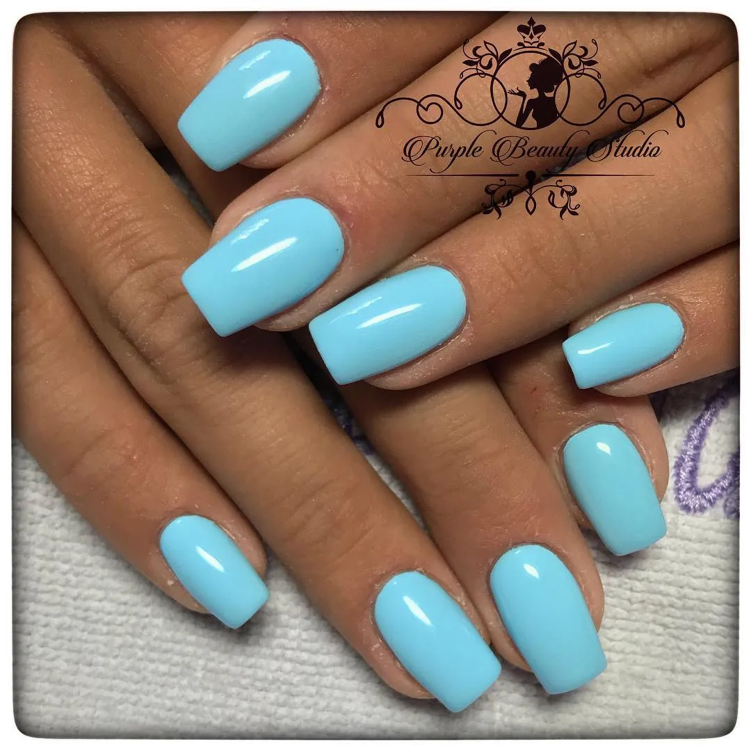 Glossy baby blue square nails