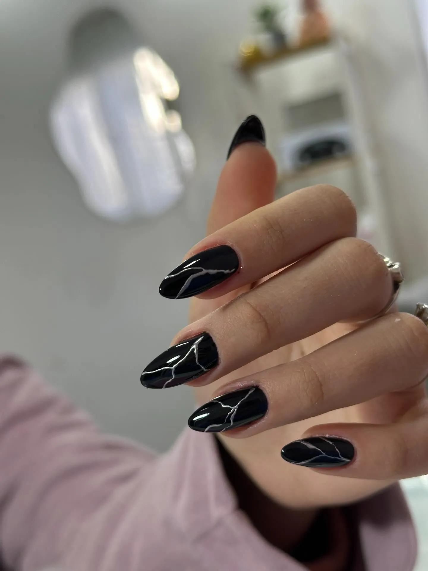 Black Cracked Glass Nails