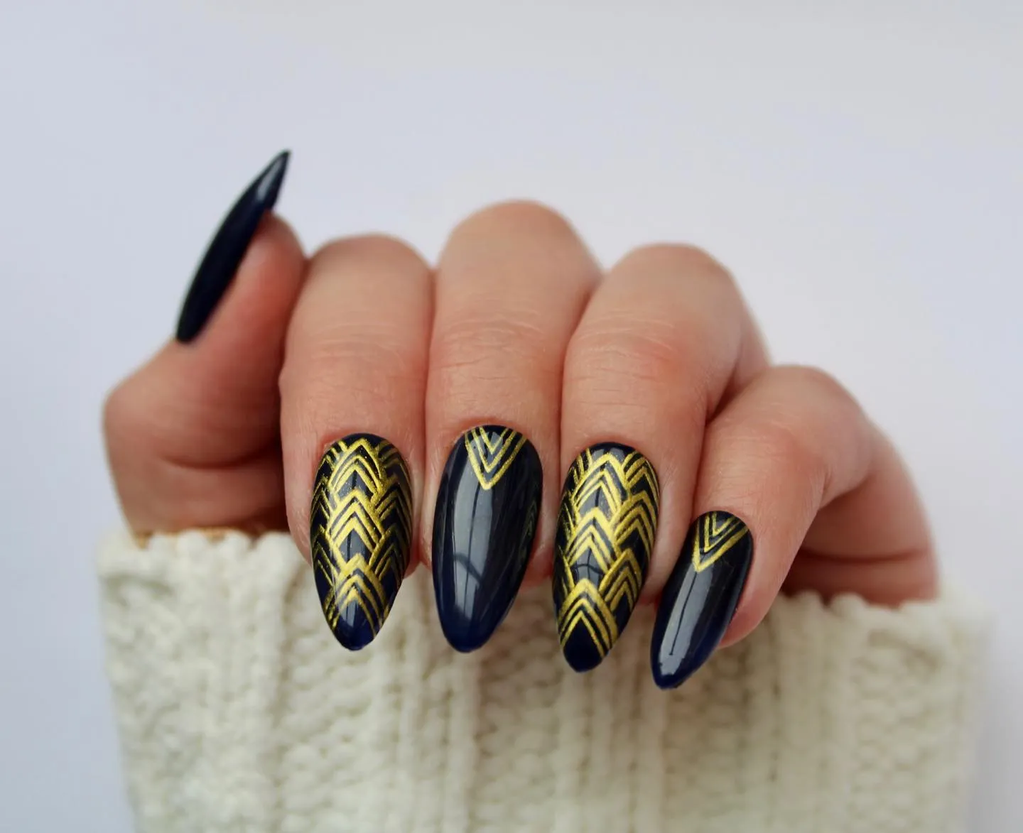 Art Deco Inspired Nail Designs