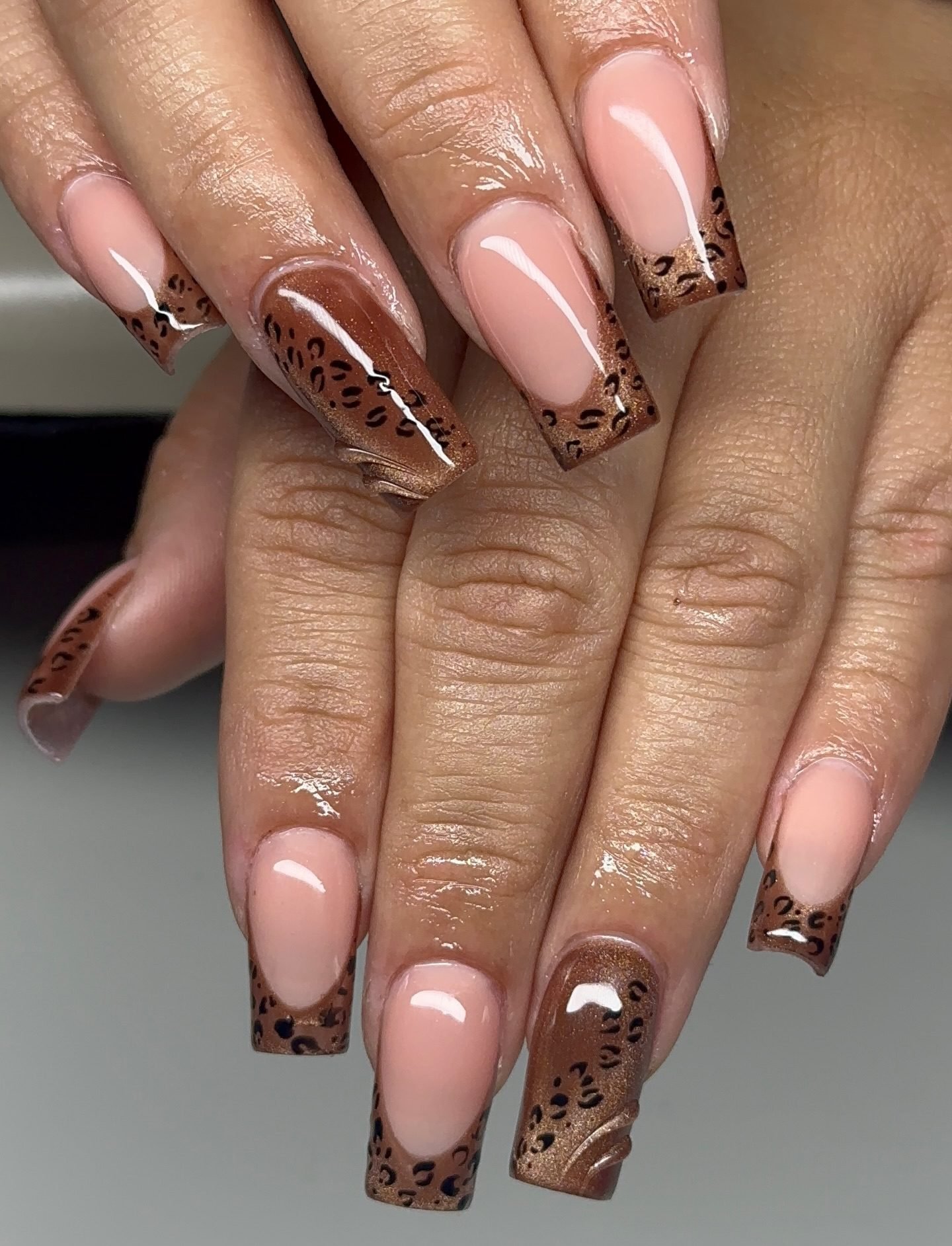 Cat Eye Brown Coffin Nails with Leopard Print