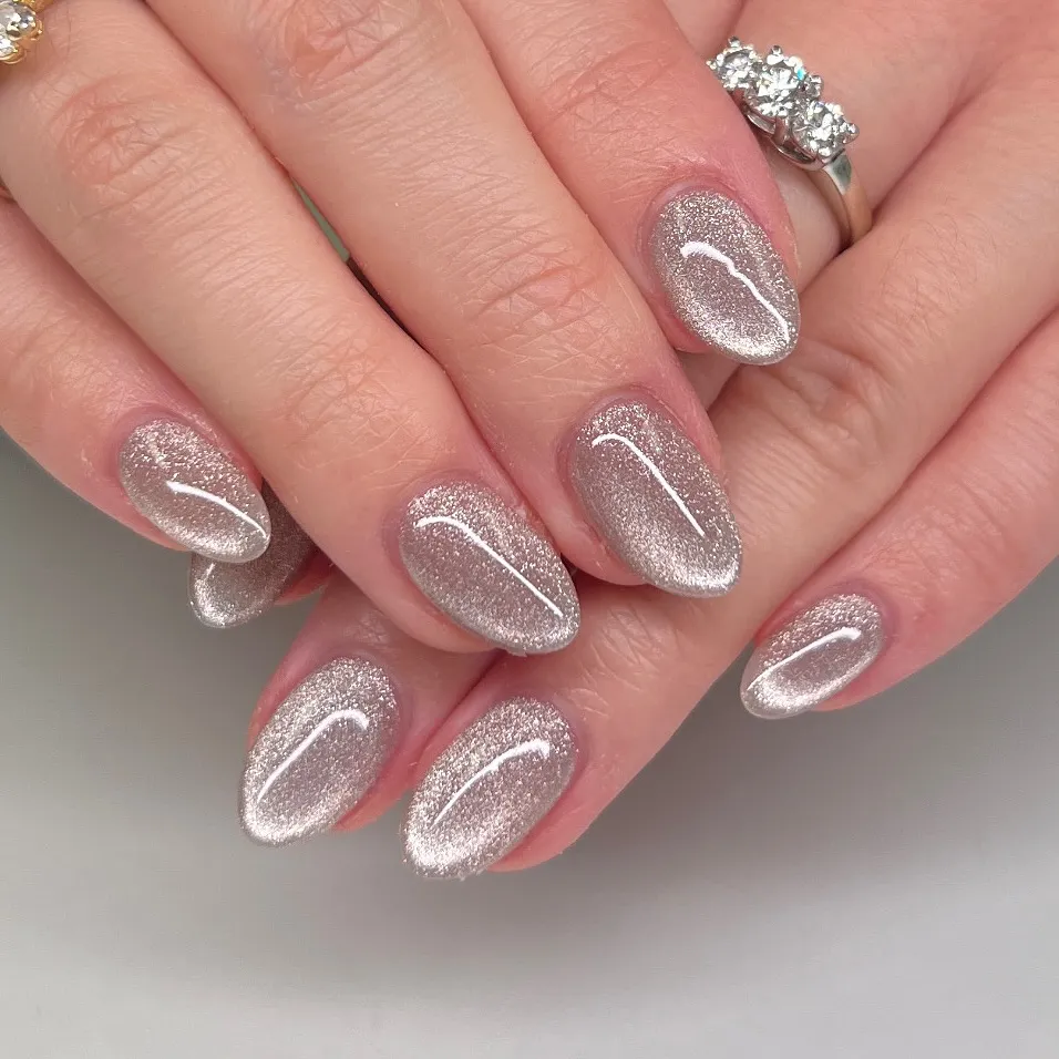 silver cat-eye magnetic glitter almond nails