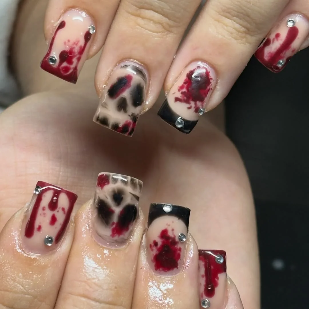 Pearl Skull Nail Design Pearl Skull nail design idea