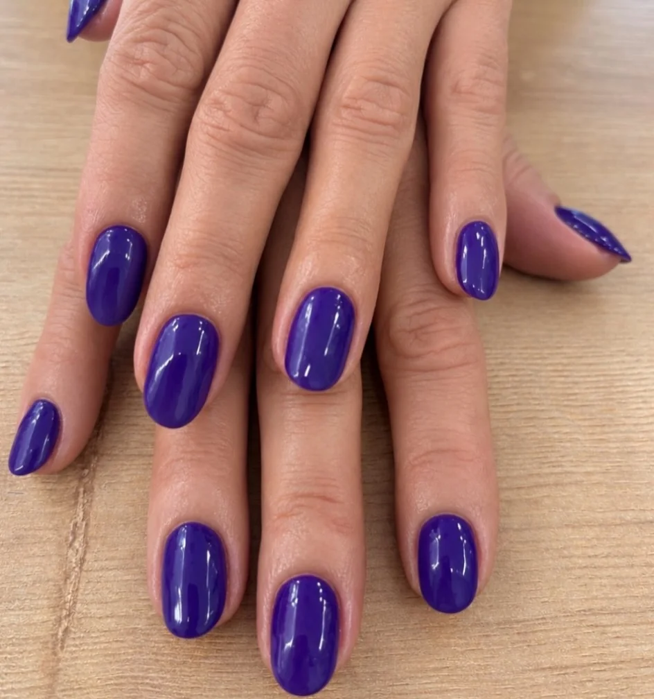 Shimmer Oval nail design idea