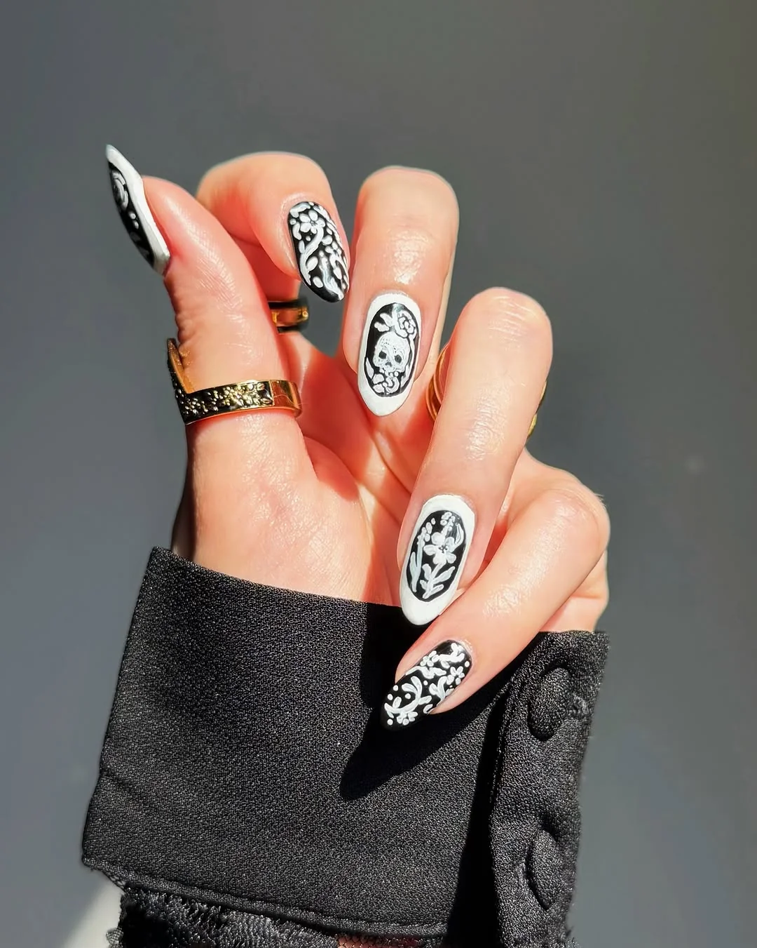 Metallic Skull Nail Design Metallic Skull nail design idea