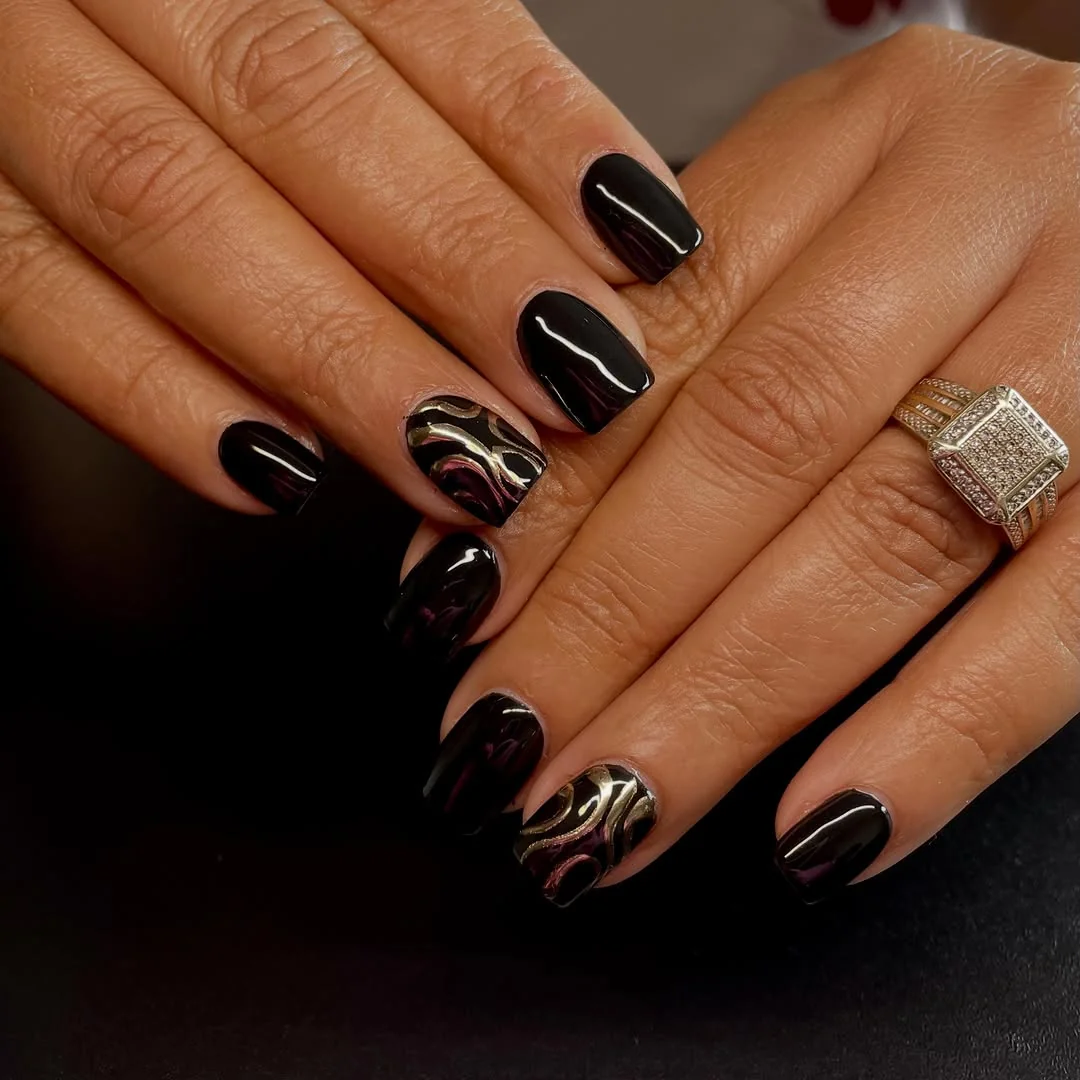 Black White Swirl Nail Design Black White Swirl nail design idea