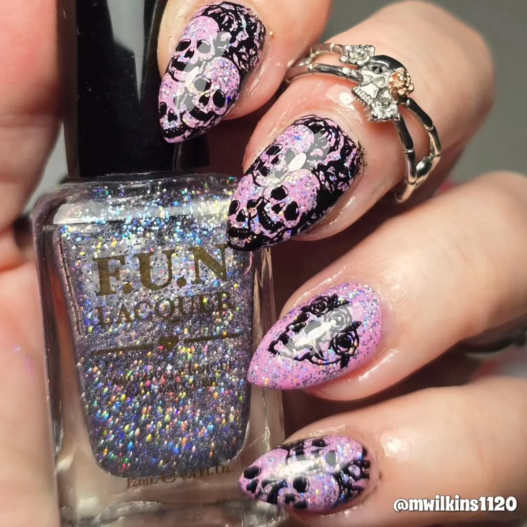 Two-Tone Skull Nail Design Two-Tone Skull nail design idea