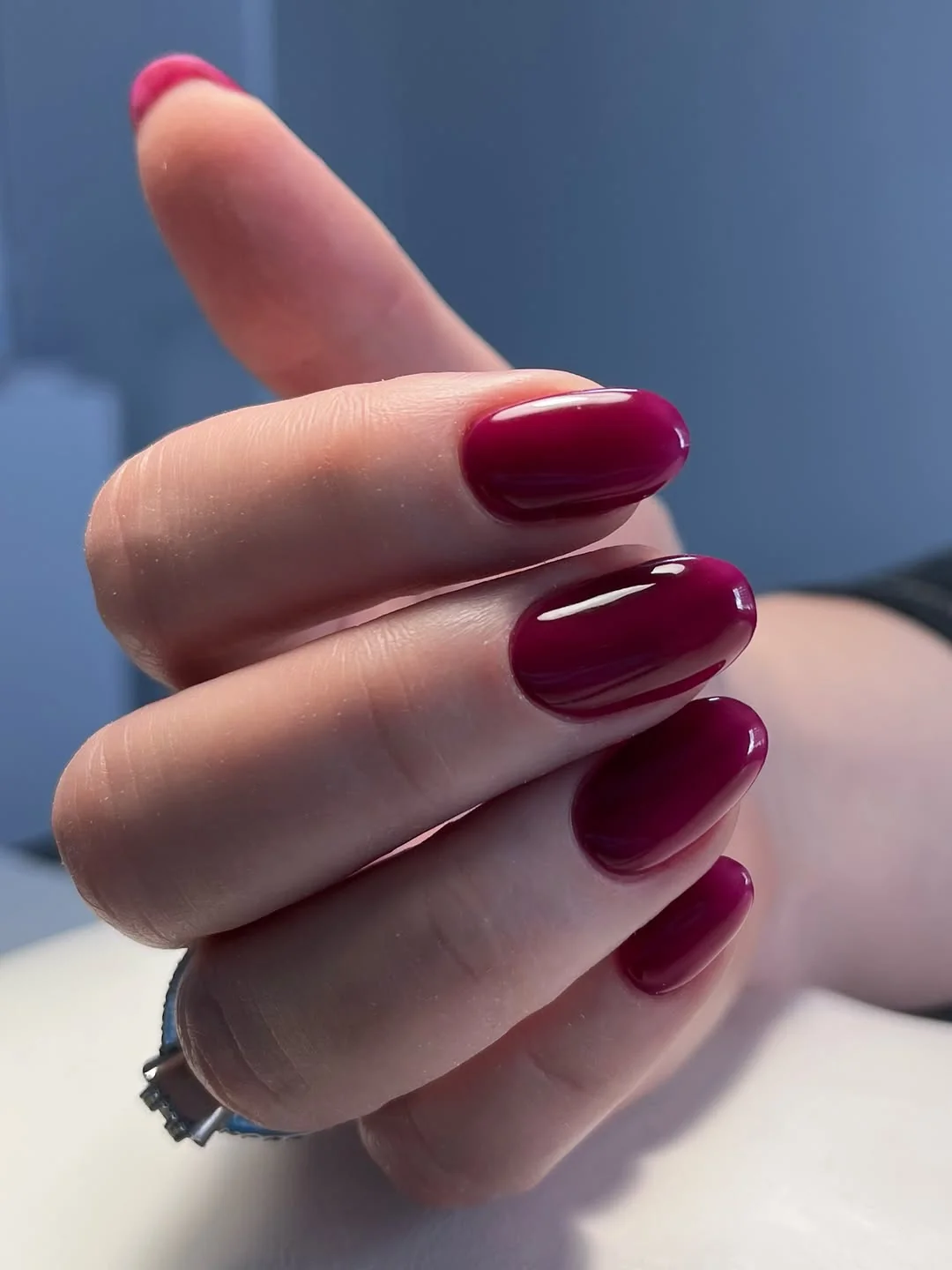 Gradient Oval nail design idea