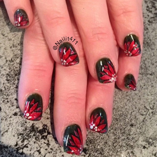 Poinsettia Short Nail Design Poinsettia Short nail design idea