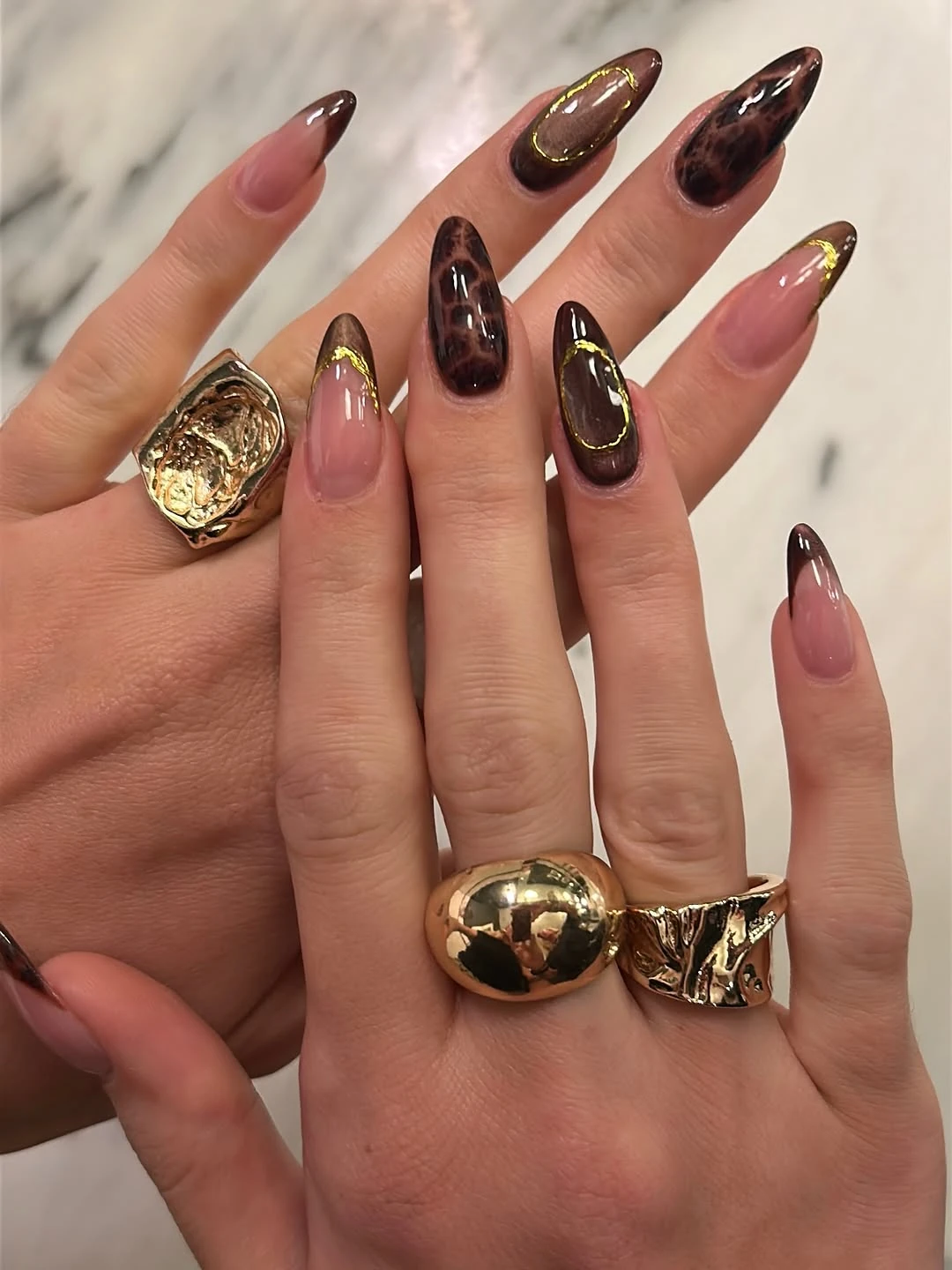 Copper Cat-Eye nail design idea