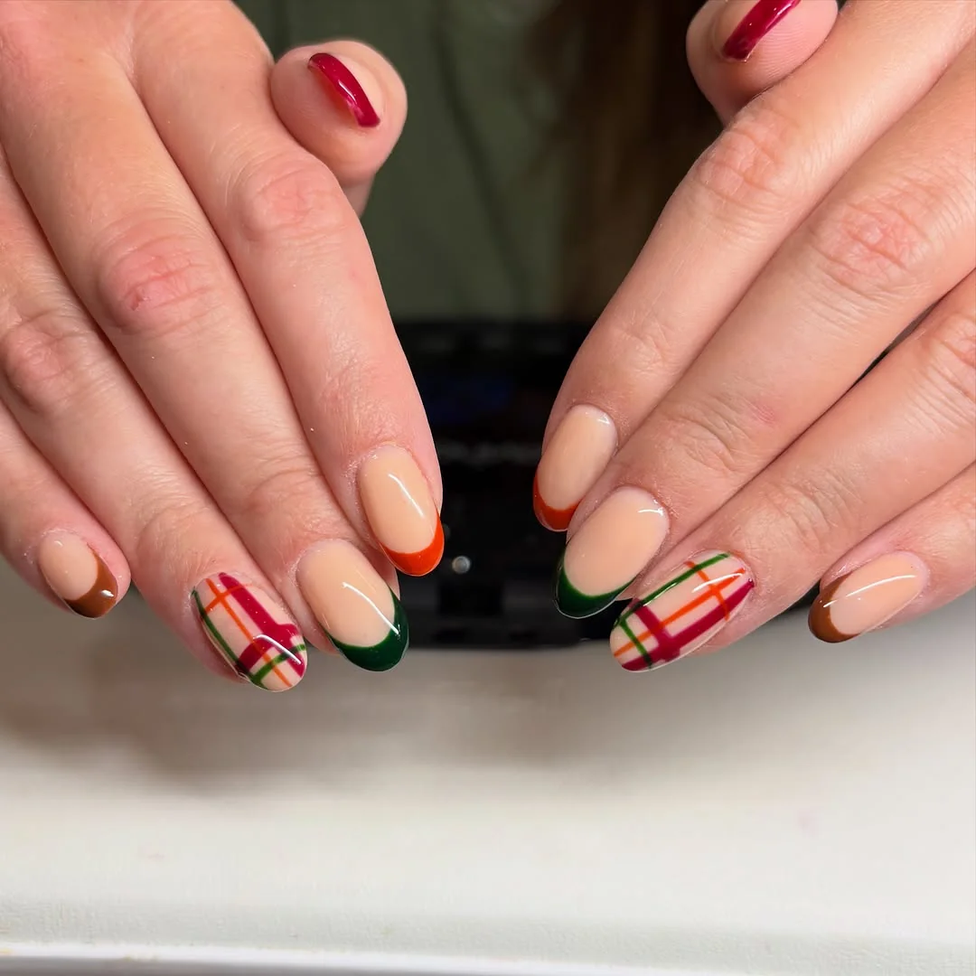 Plaid Tips Nail Design Plaid Tips nail design idea