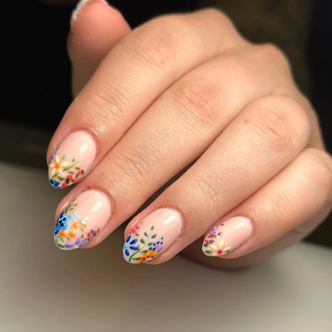 Confetti Dots nail design: colorful floral dots nude short
