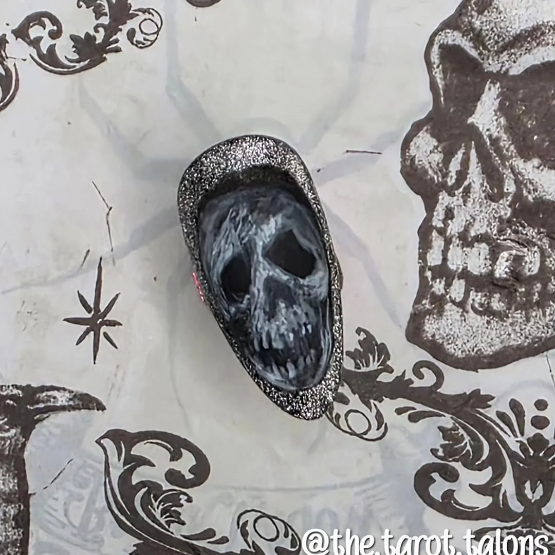 Chrome Skull Nail Design Chrome Skull nail design idea