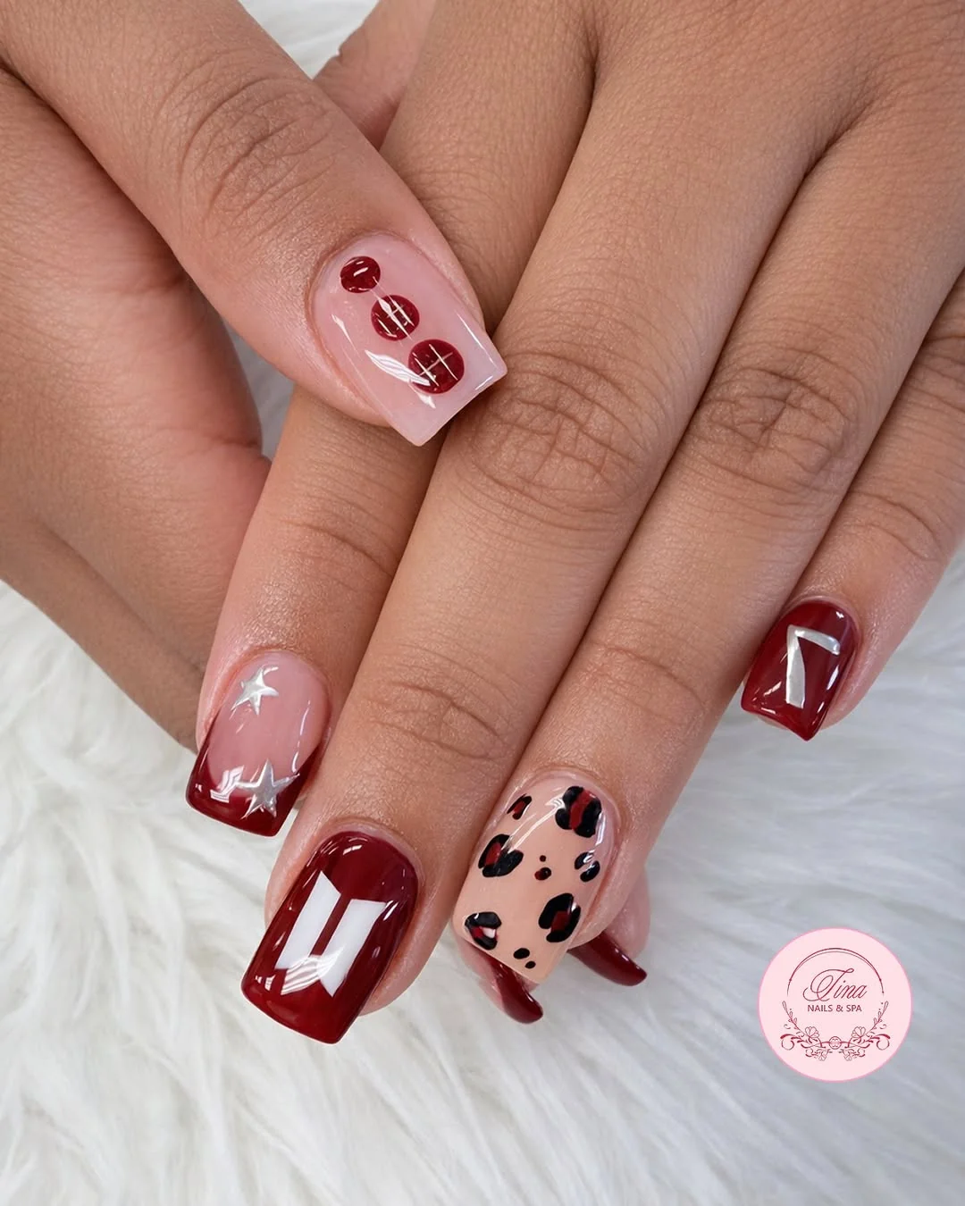 Red Star nail design idea