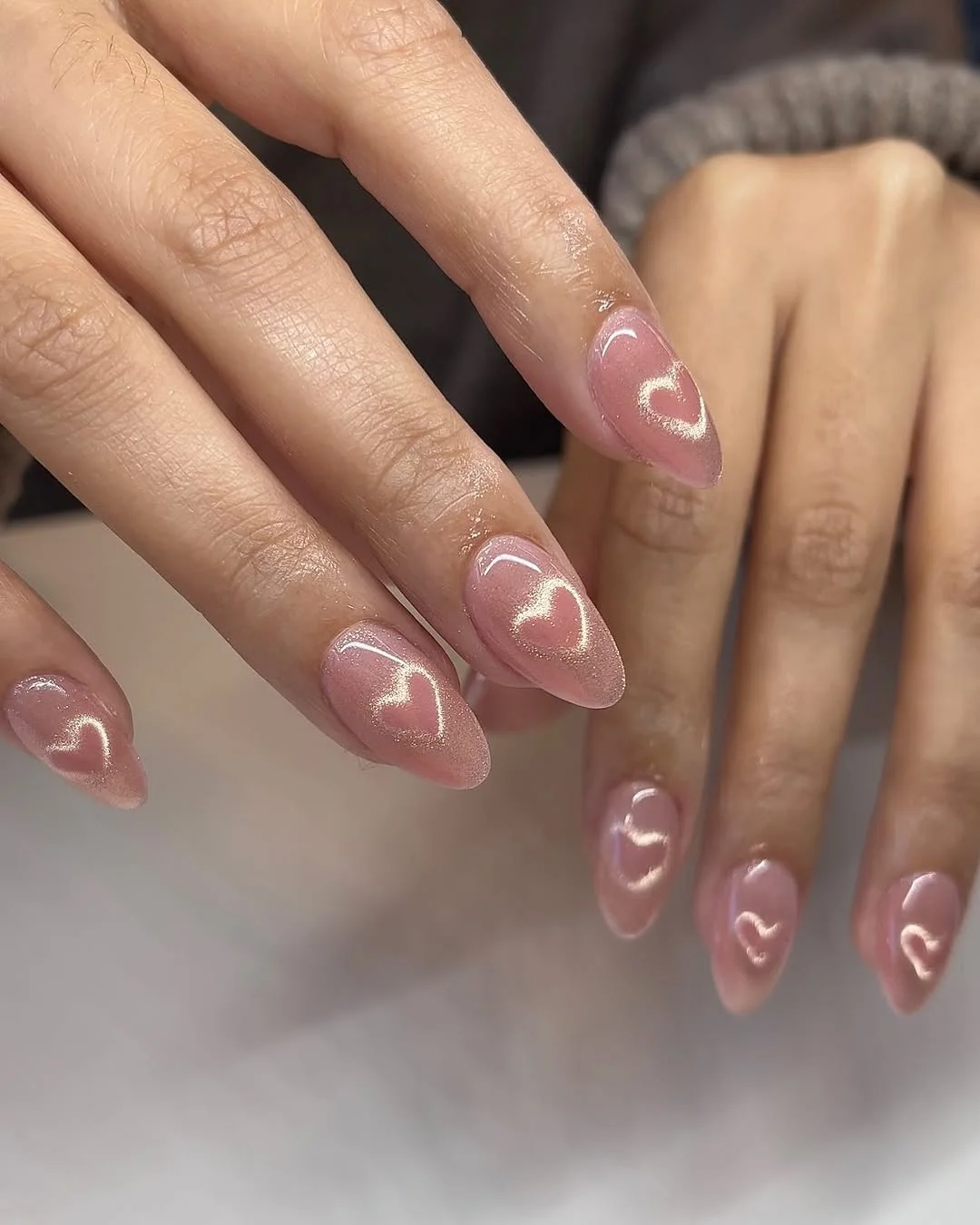 Pink Line Swirl Nail Design Pink Line Swirl nail design: nude almond pink swirl line