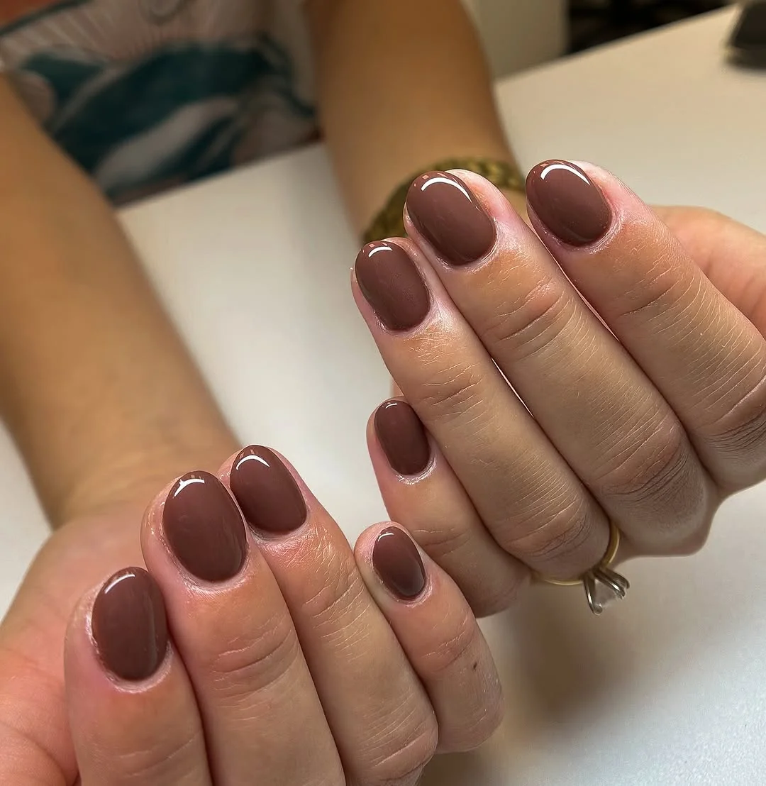 Matte Brown Accent Nail Design Matte Brown Accent nail design: brown mocha short