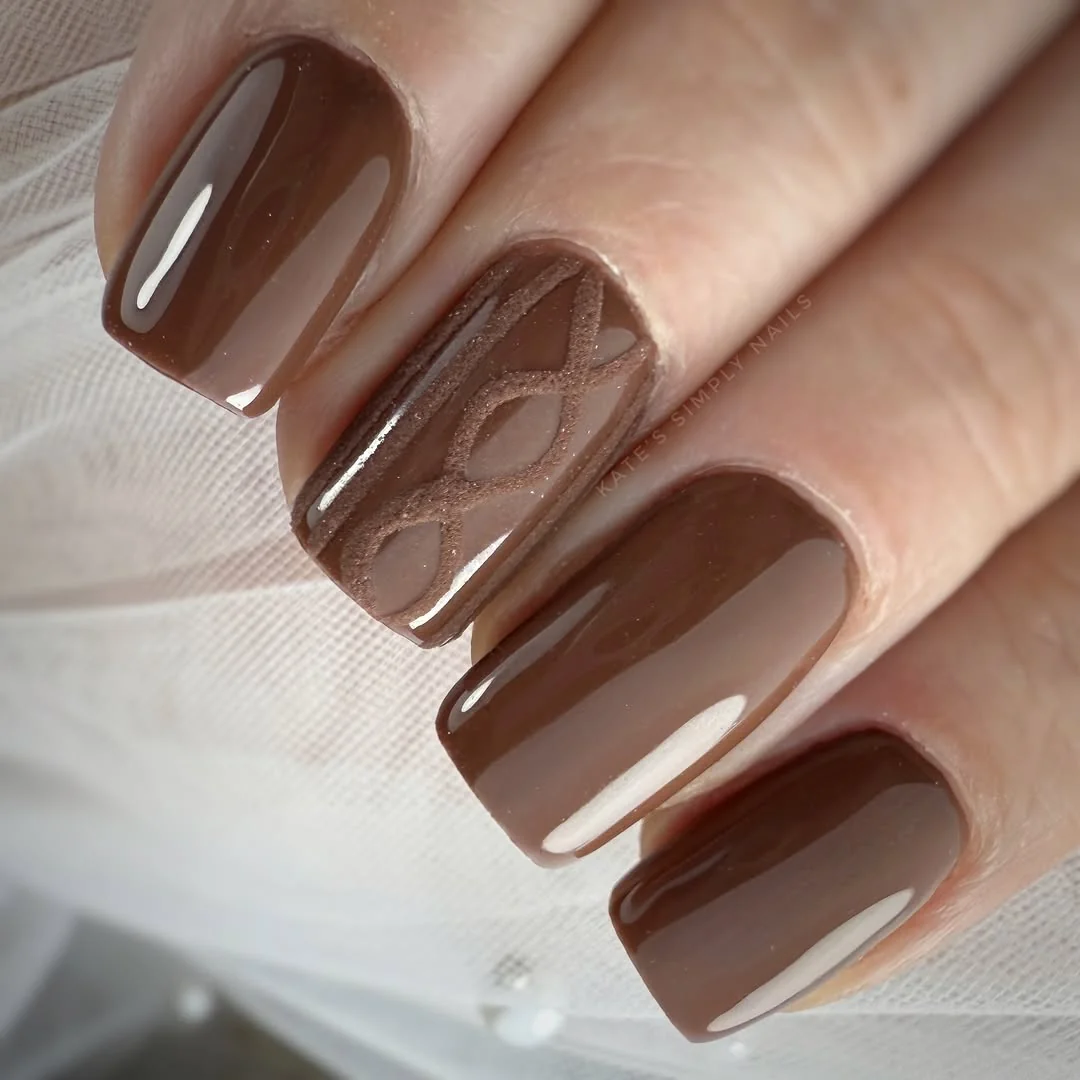 Matte Chocolate Nail Design Matte Chocolate nail design: brown glossy square