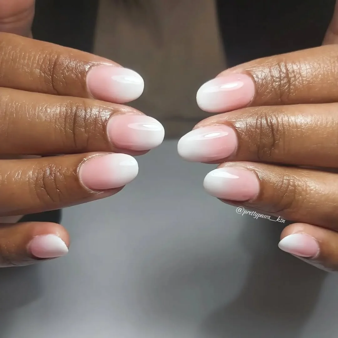 Glitter Oval nail design idea