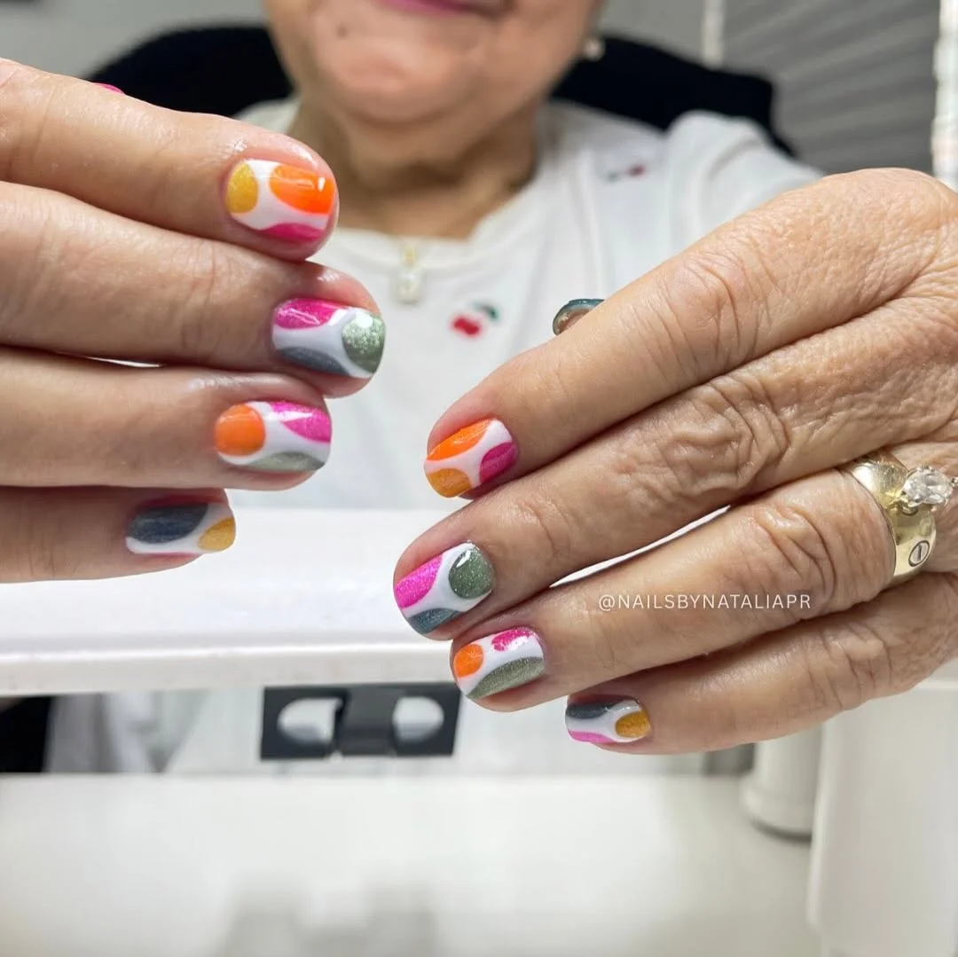 Color Swirl Short nail design idea